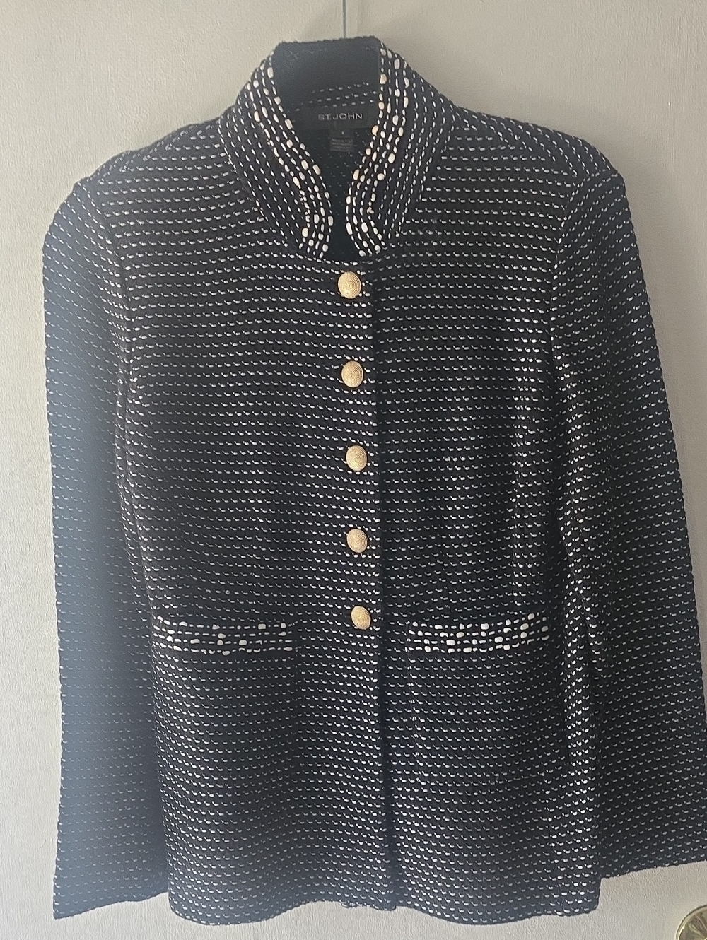 St. John Black & White Knit Tweed Look Jacket. W/ Gold-Buttons.
